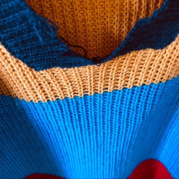 Frayed Colorblock Sweater - Picture 8 of 8